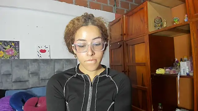 Isangel  online show from 09.23.25