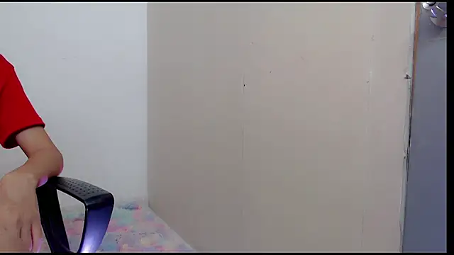 Snapshot of Alexxx_lov chatting on 03.05.25 Alexxx lov online show from 03.05.25