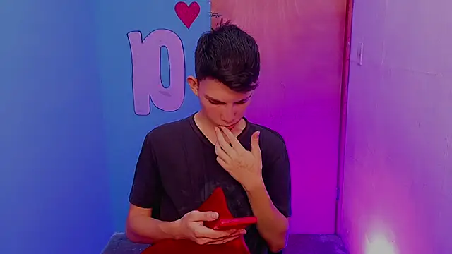 Snapshot of Alexxx_lov chatting on 02.28.26 Alexxx lov online show from 02.28.26