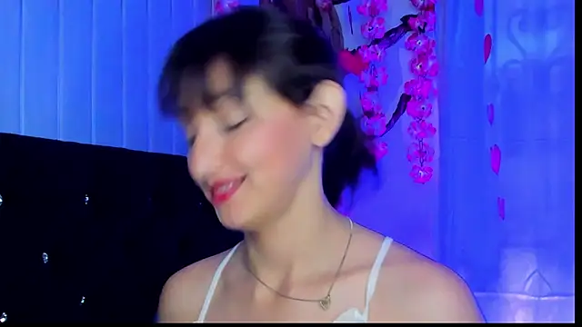 Snapshot of vicky__skinny_1 chatting on 02.18.25 vicky skinny 1 online show from 02.18.25