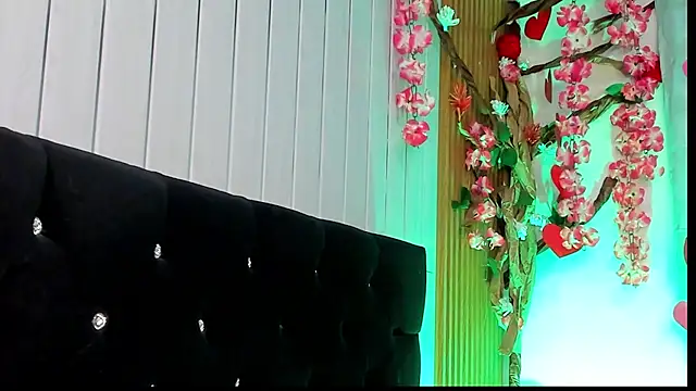 Snapshot of vicky__skinny_1 chatting on 02.19.25 vicky skinny 1 online show from 02.19.25