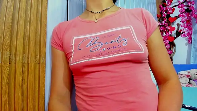 Snapshot of vicky__skinny_1 chatting on 03.01.25 vicky skinny 1 online show from 03.01.25