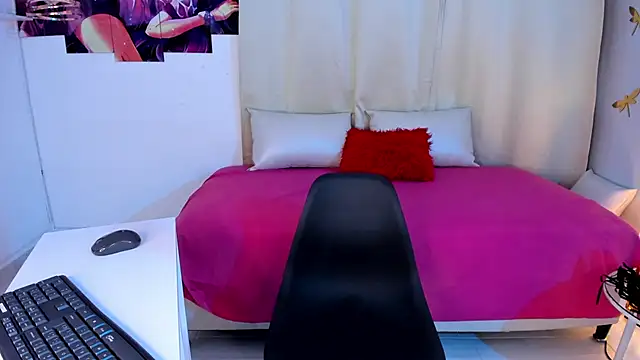 Snapshot of Karime_Oil chatting on 03.20.25 Karime Oil online show from 03.20.25