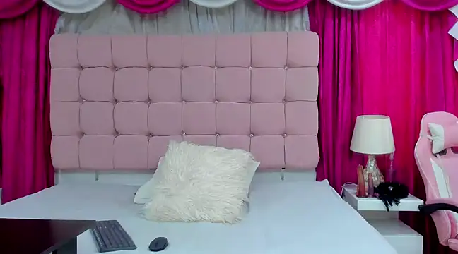 CanelaDevil  online show from 01.31.25