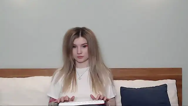 Chloe Addison online show from 01.27.25