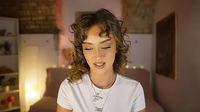 Clara Nia online show from 02.23.25