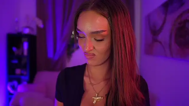 Clara Nia online show from 09.21.25