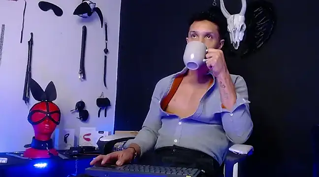 AngeloColleen online show from 02.05.25