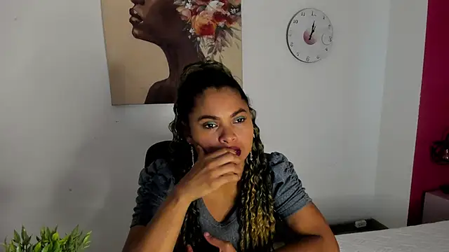 CamiilaReyes online show from 11.21.25