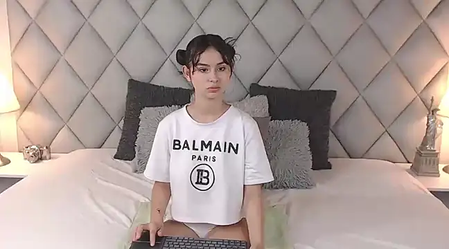 LalyCastro online show from 02.08.25