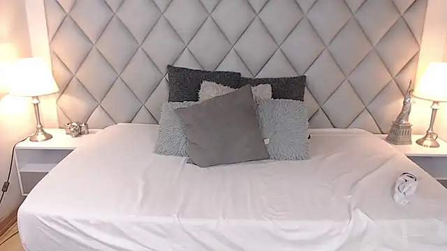 LalyCastro online show from 02.16.25