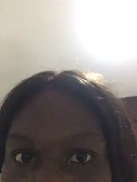 Snapshot of cutee2000 chatting on 02.22.25 cutee2000 online show from 02.22.25
