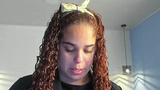 Snapshot of ninna_curly chatting on 03.24.26 ninna curly online show from 03.24.26