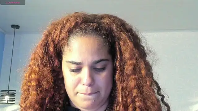 Snapshot of ninna_curly chatting on 04.15.26 ninna curly online show from 04.15.26