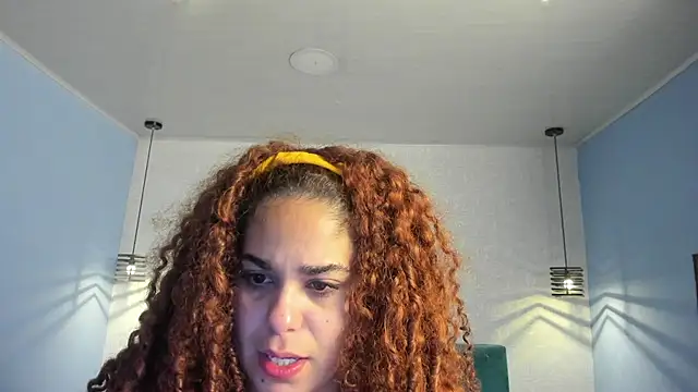 Snapshot of ninna_curly chatting on 04.23.26 ninna curly online show from 04.23.26