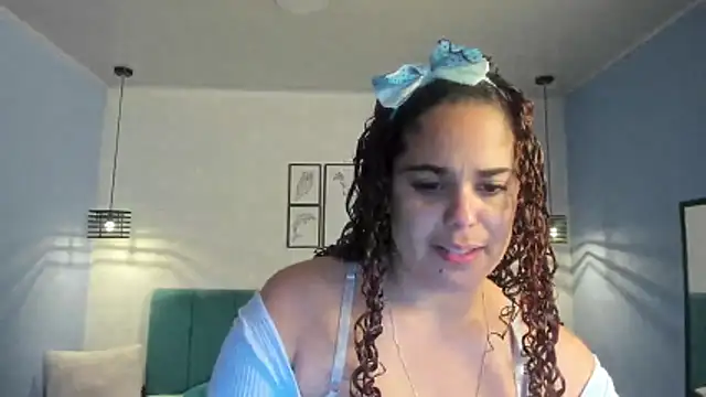 Snapshot of ninna_curly chatting on 05.04.26 ninna curly online show from 05.04.26