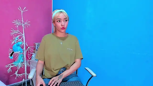 Snapshot of asami_kimi chatting on 02.12.25 asami kimi online show from 02.12.25