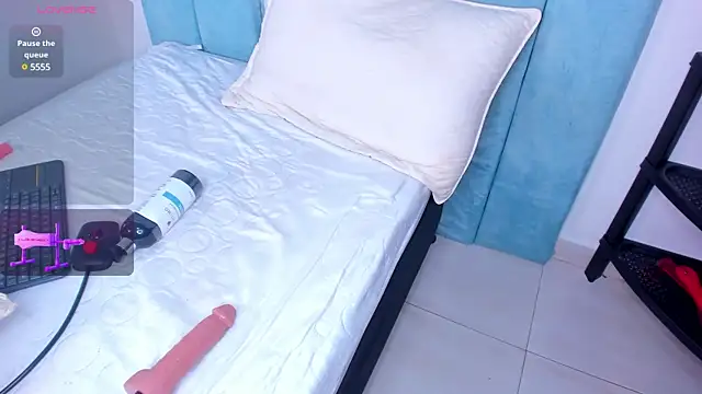 AlexxaSmall online show from 03.05.25