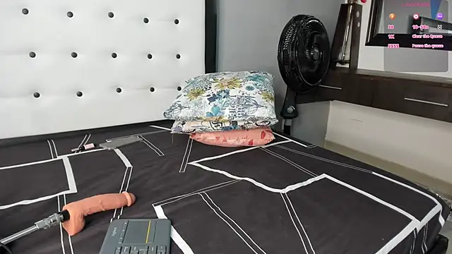 AlexxaSmall online show from 10.04.25