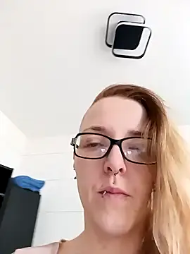 Astrid-Gilbert online show from 02.04.25