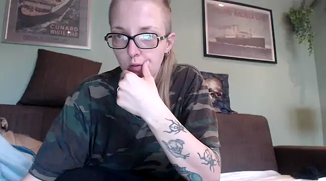 Astrid-Gilbert online show from 02.26.25