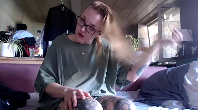 Astrid-Gilbert online show from 03.05.25