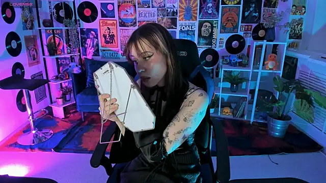 MisaPage online show from 02.26.25