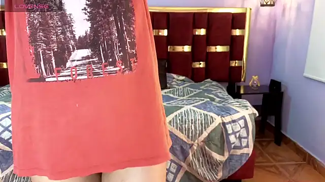 Snapshot of emily_fox_3 chatting on 02.13.25 emily fox 3 online show from 02.13.25