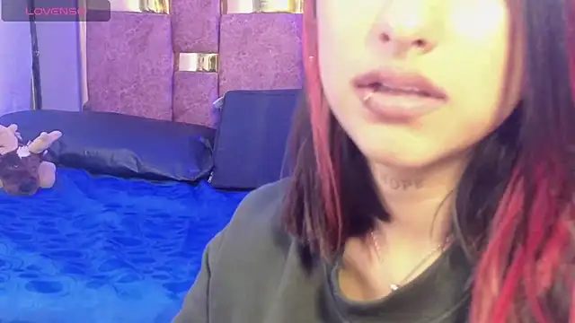 Snapshot of emily_fox_3 chatting on 03.21.25 emily fox 3 online show from 03.21.25