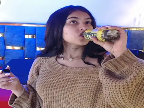 Snapshot of emily_fox_3 chatting on 09.19.25 emily fox 3 online show from 09.19.25