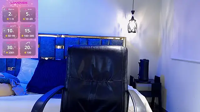 Snapshot of emily_fox_3 chatting on 09.27.25 emily fox 3 online show from 09.27.25