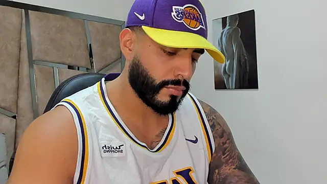 Snapshot of LeandroRusso chatting on 03.01.25 LeandroRusso online show from 03.01.25