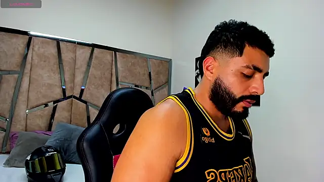 Snapshot of LeandroRusso chatting on 03.12.25 LeandroRusso online show from 03.12.25