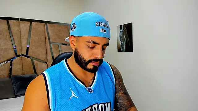 Snapshot of LeandroRusso chatting on 03.13.25 LeandroRusso online show from 03.13.25