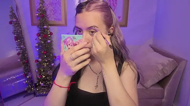 Hela v online show from 12.21.25