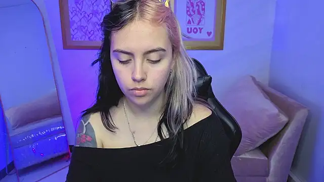 Hela v online show from 01.09.26