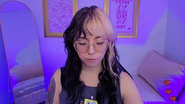 Hela v online show from 02.17.26