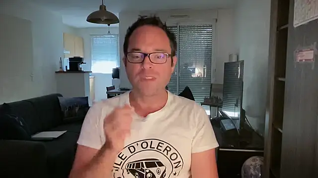 Funnyjul31 online show from 10.09.25