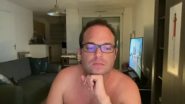 Snapshot of Funnyjul31 chatting on 06.19.26 Funnyjul31 online show from 06.19.26