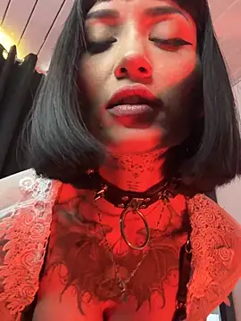 IsisRaichuu  online show from 09.19.25