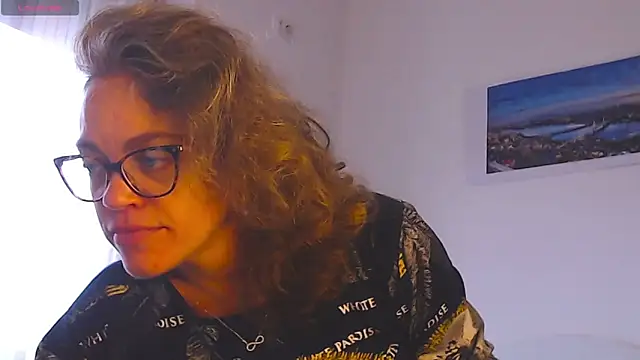 Ju-Hot online show from 10.22.25