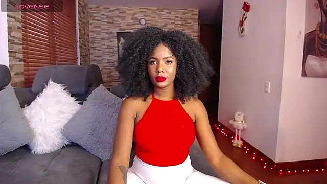 Snapshot of miaderail chatting on 01.04.25 miaderail online show from 01.04.25