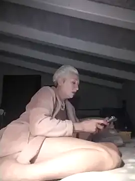 Snapshot of divinaerotica chatting on 03.20.25 divinaerotica online show from 03.20.25