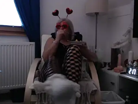 Juliana60 online show from 02.17.25