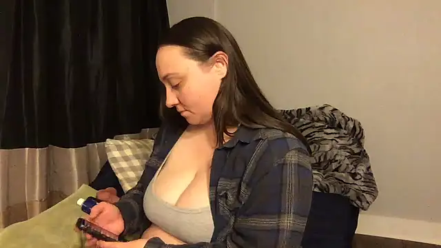 JuicyLuciee online show from 02.01.25