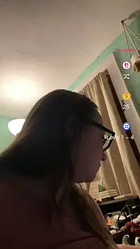 JuicyLuciee online show from 02.28.25