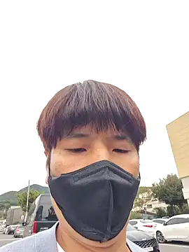 Snapshot of Tyyyggjju chatting on 10.30.25 Tyyyggjju online show from 10.30.25