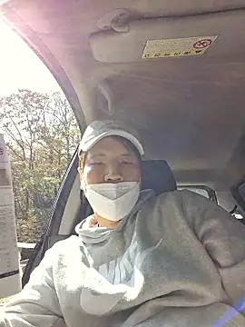 Snapshot of Tyyyggjju chatting on 11.05.25 Tyyyggjju online show from 11.05.25