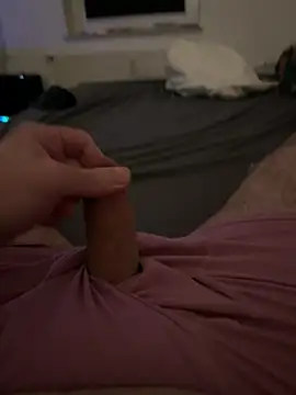 Snapshot of Mo_2003 chatting on 02.18.25 Mo 2003 online show from 02.18.25