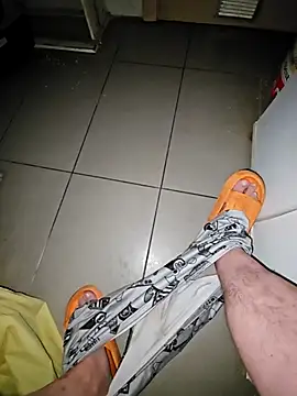 Snapshot of Usame_como_quieras chatting on 10.16.25 Usame como quieras online show from 10.16.25